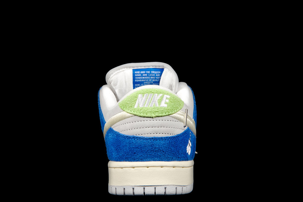 NIKE SB DUNK LOW PRO