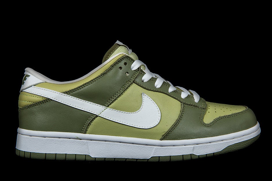 NIKE WOMENS DUNK LOW