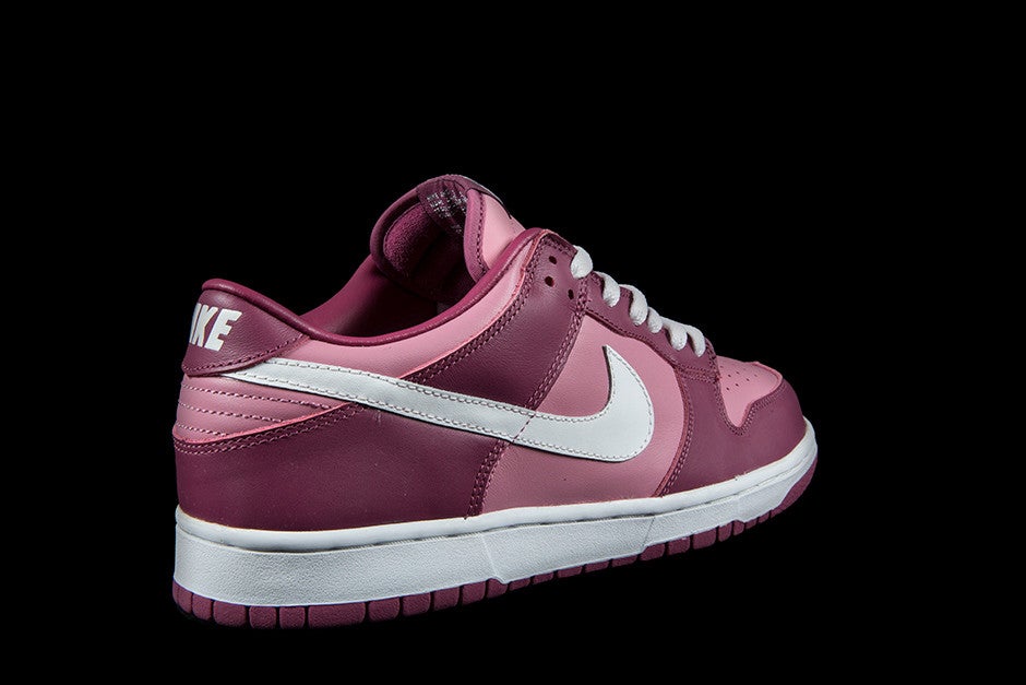 WOMENS NIKE DUNK LOW PRO