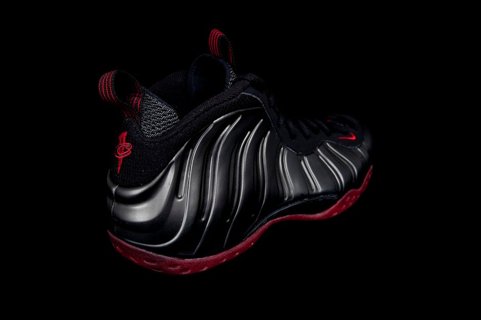 NIKE AIR FOAMPOSITE ONE