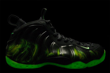 NIKE AIR FOAMPOSITE ONE PARANORMAN