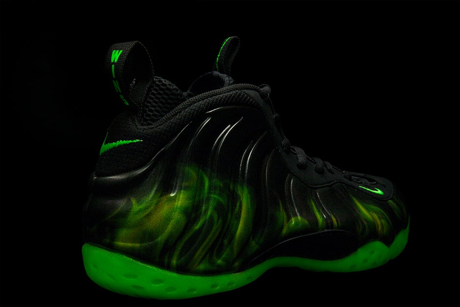 NIKE AIR FOAMPOSITE ONE PARANORMAN