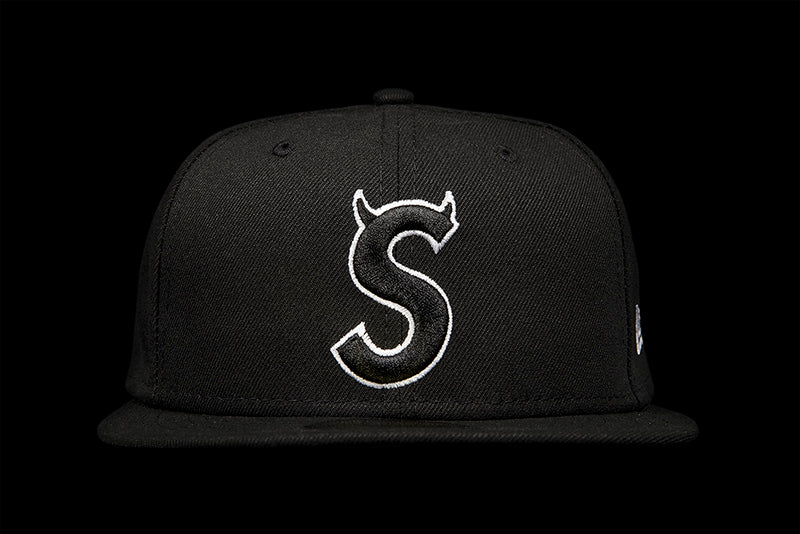 SUPREME DEVIL S LOGO NEW ERA CAP