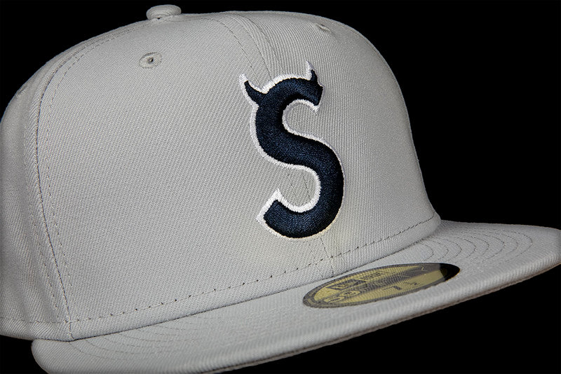 NTWRK - SUPREME DEVIL S LOGO NEW ERA CAP