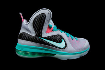 NIKE LEBRON 9 (GS)