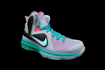 NIKE LEBRON 9 (GS)