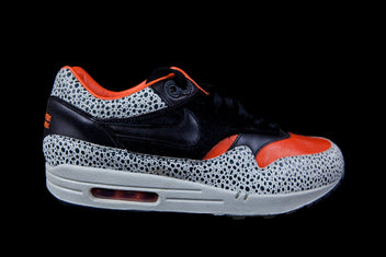 NIKE AIR MAX 1 SUPREME QK