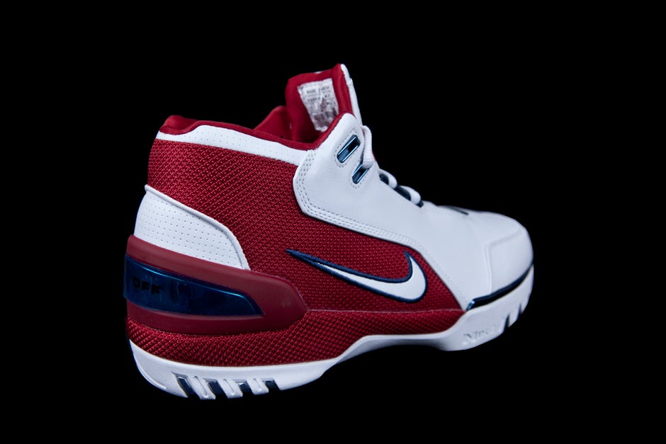 NIKE AIR ZOOM GENERATION (1ST GAME)