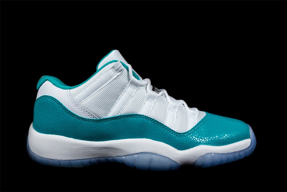 AIR JORDAN 11 RETRO LOW GG