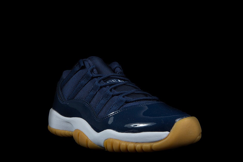 AIR JORDAN 11 RETRO LOW BG