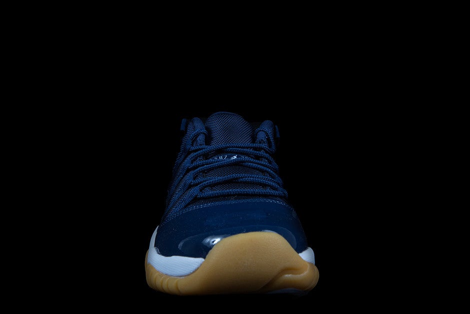 AIR JORDAN 11 RETRO LOW BG