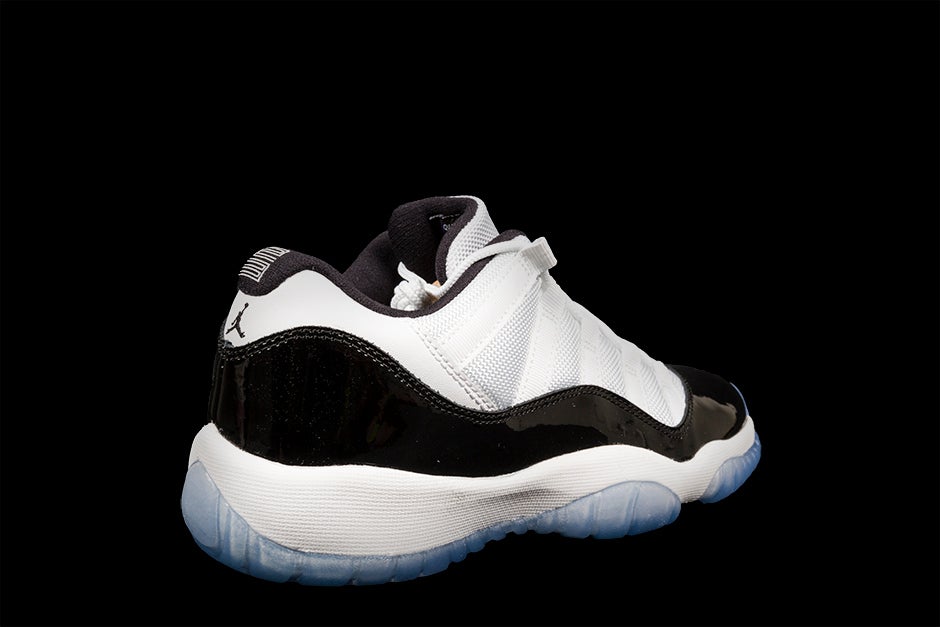 AIR JORDAN 11 RETRO LOW BG