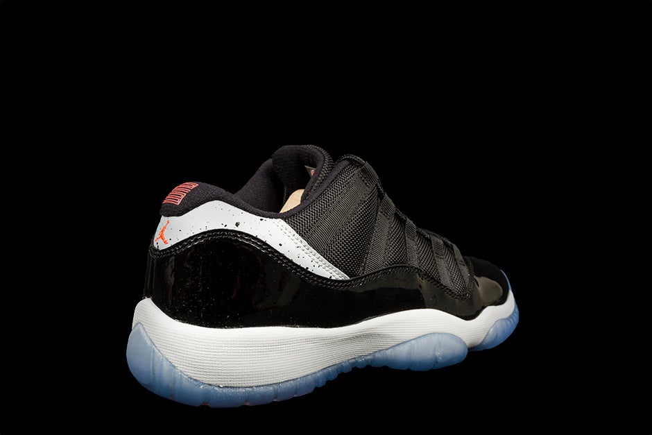 AIR JORDAN 11 RETRO LOW BG