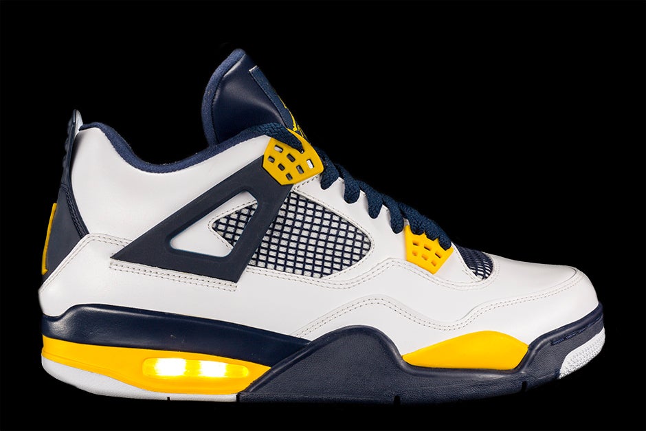 AIR JORDAN 4 RETRO PE