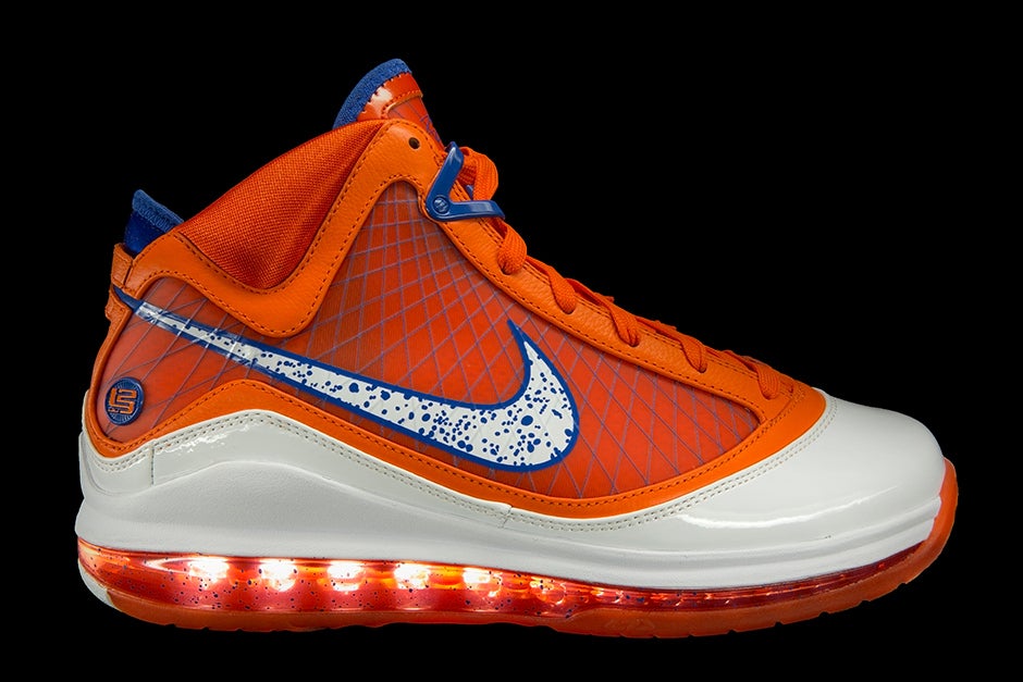 NIKE AIR MAX LEBRON VII PE