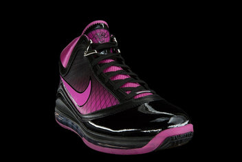 NIKE AIR MAX LEBRON VII PE