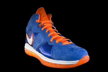 NIKE AIR MAX LEBRON VIII PE