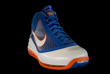 NIKE AIR MAX LEBRON VII PE