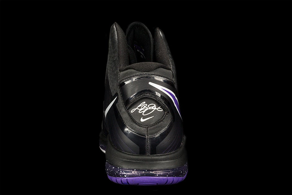 NIKE LEBRON 8 V/2 PE