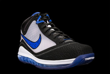 NIKE AIR MAX LEBRON VII P.S.