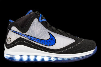 NIKE AIR MAX LEBRON VII P.S.