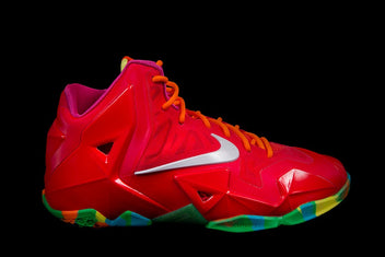 NIKE LEBRON XI (GS)