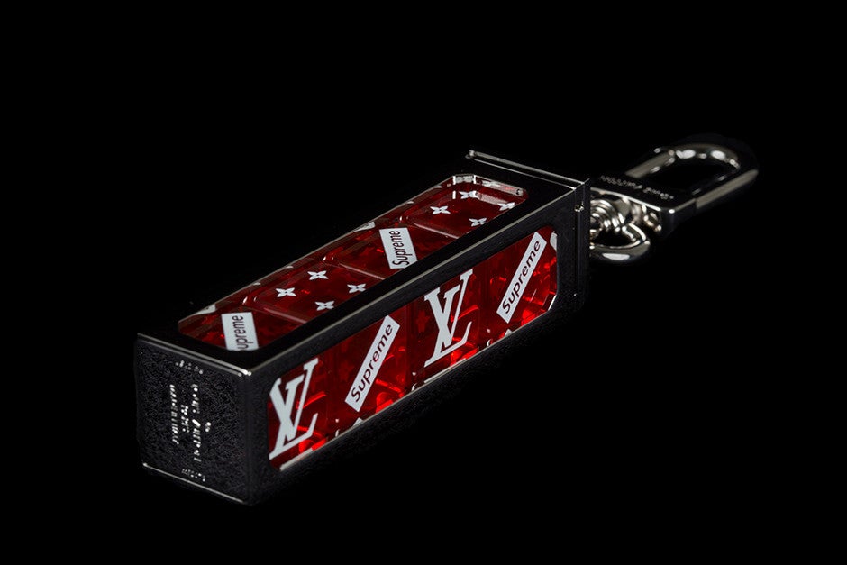  Louis Vuitton MP2073 Supreme Supereme Collaboration Dice Key  Chain Bag Charm Keychain Metal Men's Unused Used Used, silver/red :  Clothing, Shoes & Jewelry