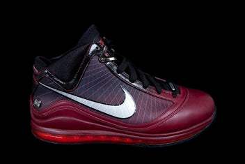 NIKE AIR MAX LEBRON VII