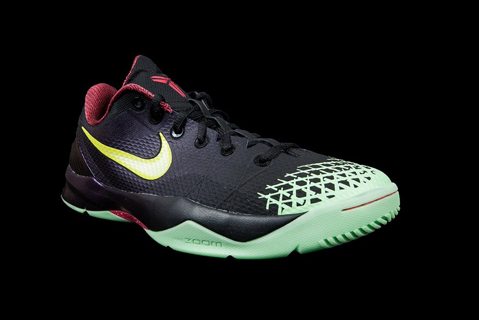 NIKE ZOOM KOBE VENOMENON 4