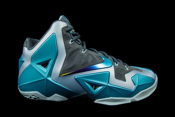 NIKE LEBRON XI