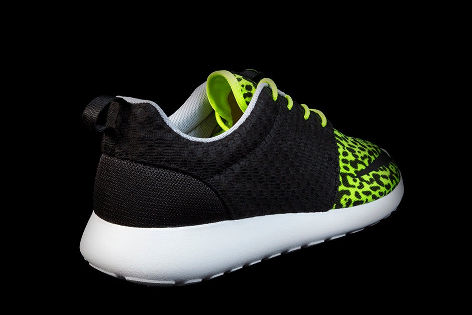 NIKE ROSHERUN FB