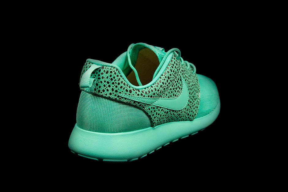 NIKE ROSHERUN PREMIUM