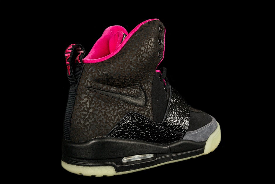 NIKE AIR YEEZY