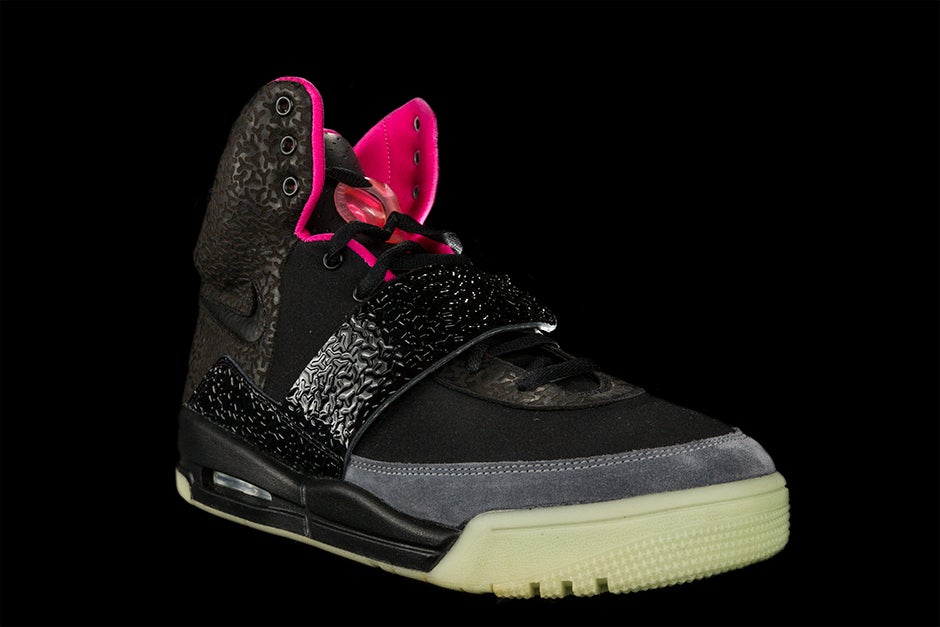 NIKE AIR YEEZY