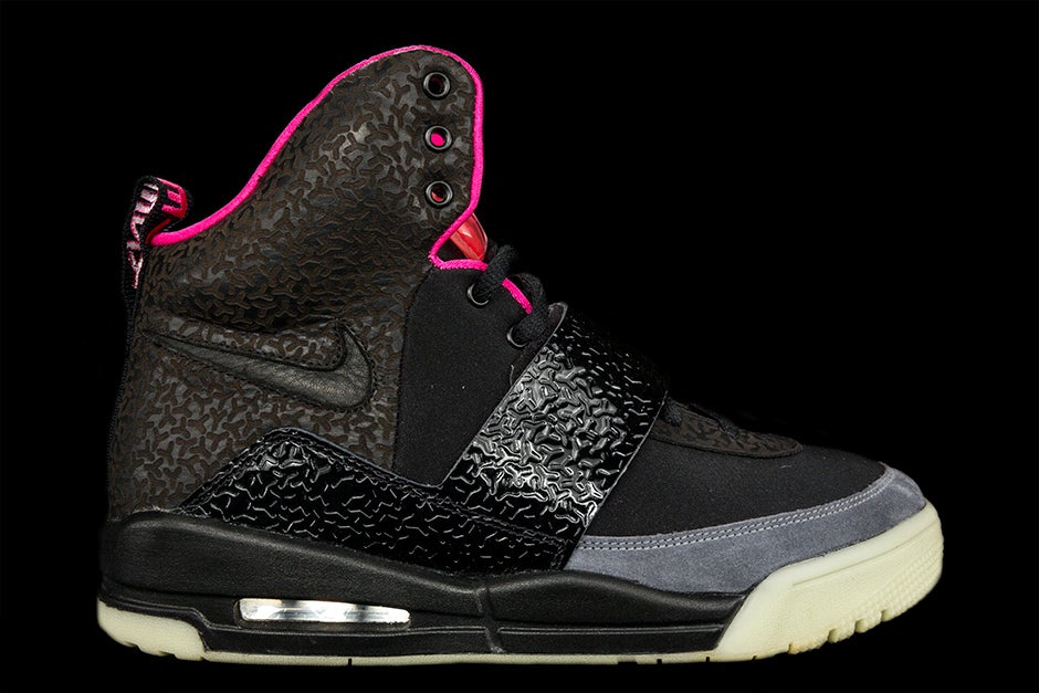 NIKE AIR YEEZY