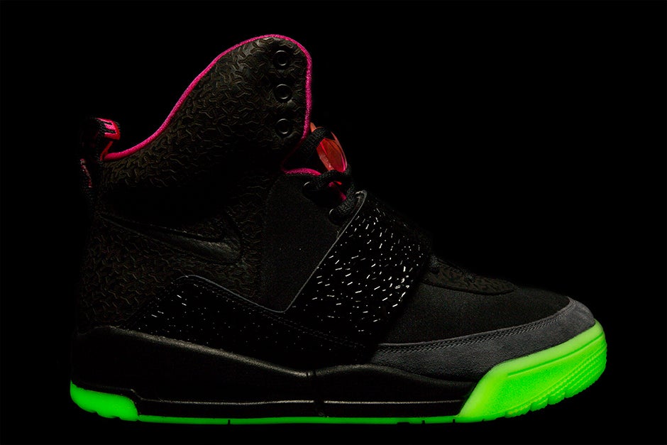 NIKE AIR YEEZY