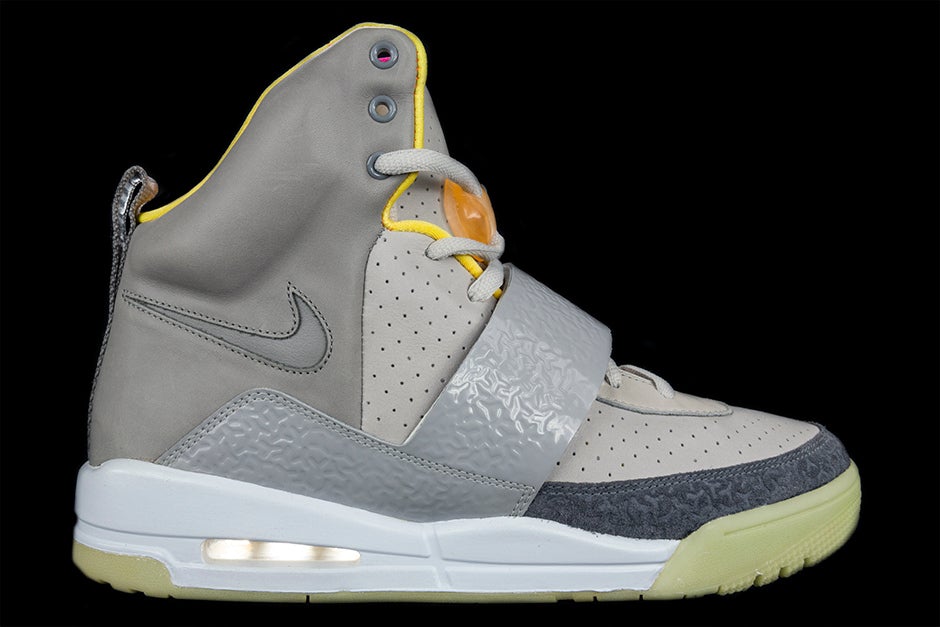 NIKE AIR YEEZY