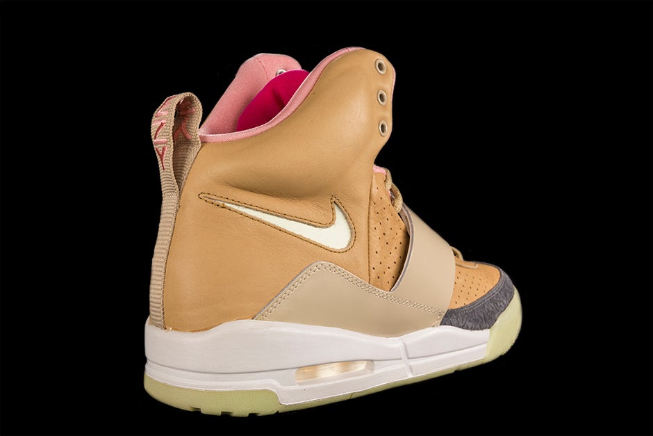 NIKE AIR YEEZY