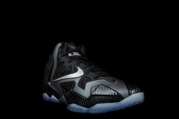 NIKE LEBRON XI (GS)