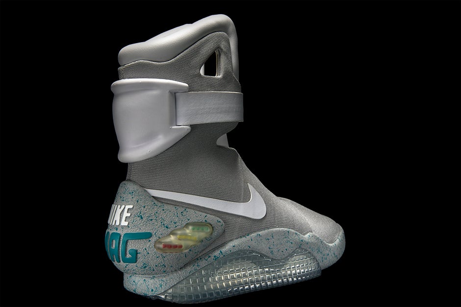 NIKE AIR MAG