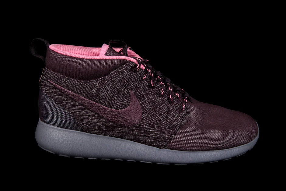 NIKE ROSHERUN MID QS