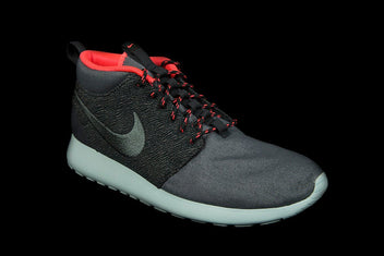 NIKE ROSHERUN MID QS