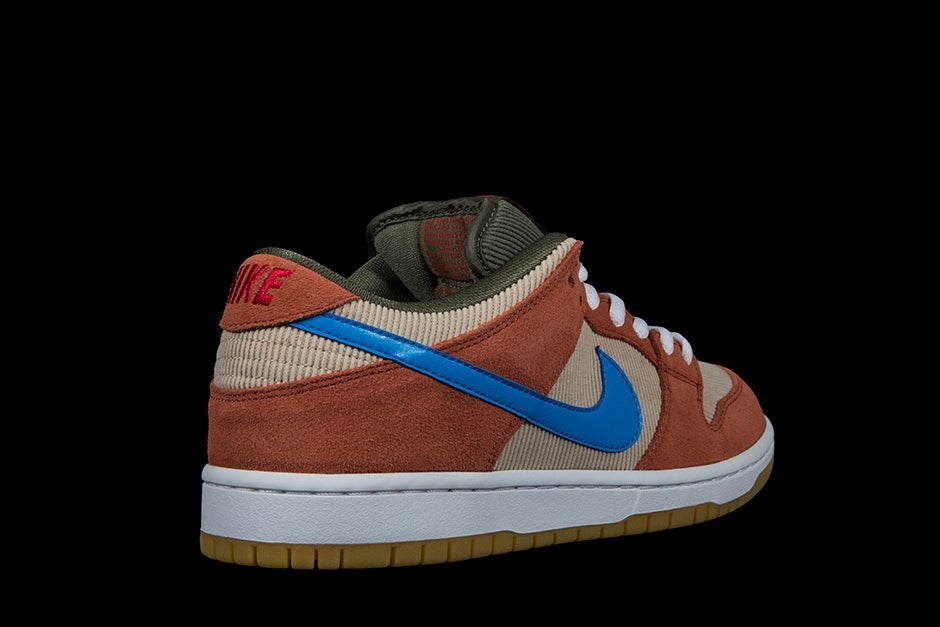 NIKE SB DUNK LOW PRO