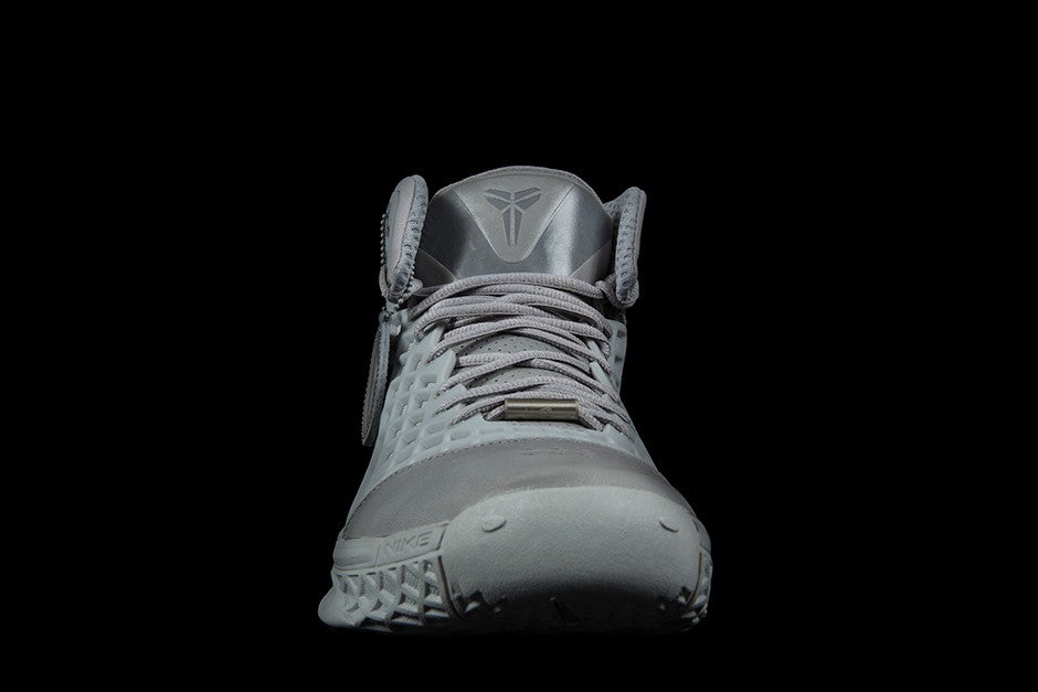 NIKE ZOOM KOBE III FTB