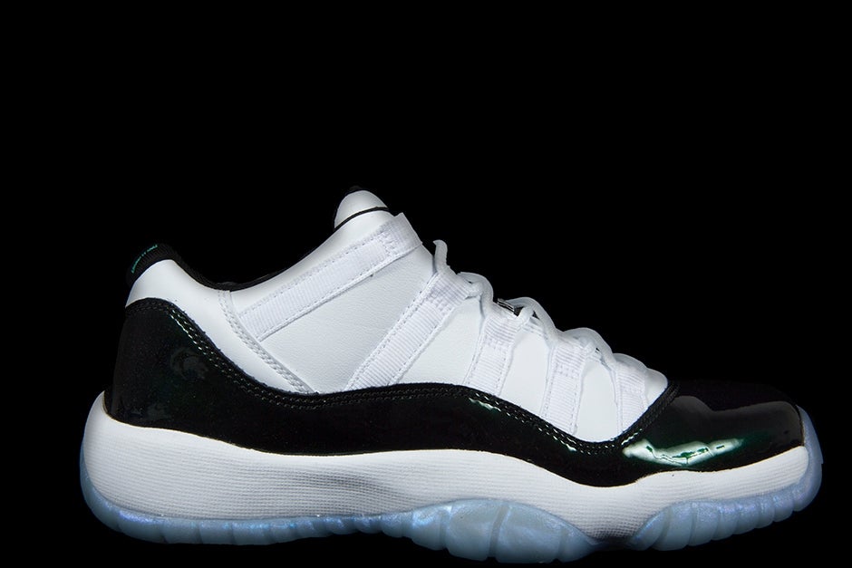 AIR JORDAN 11 RETRO LOW BG