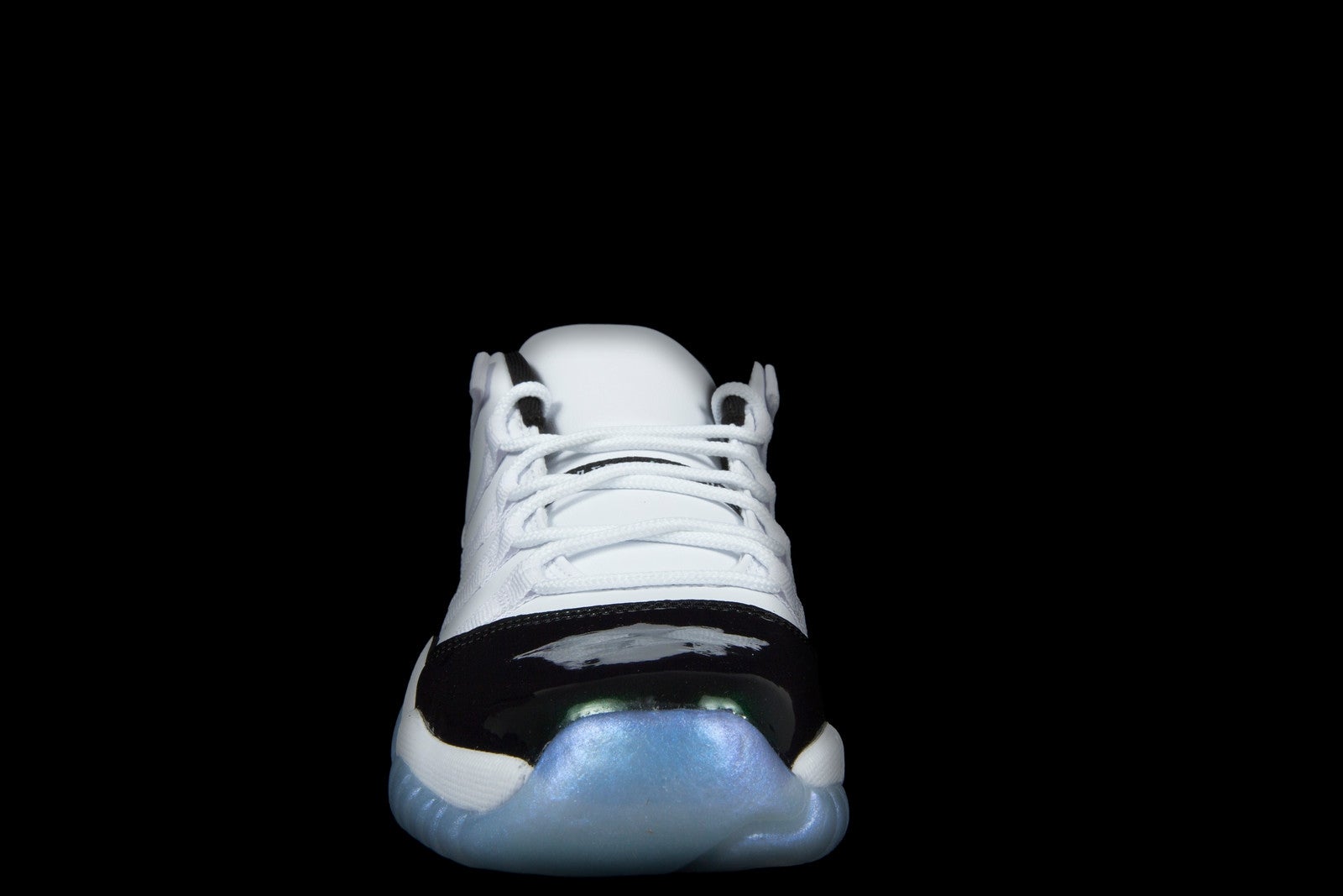 AIR JORDAN 11 RETRO LOW BG