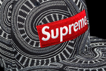 SUPREME X NEW ERA UPTOWN BOX LOGO