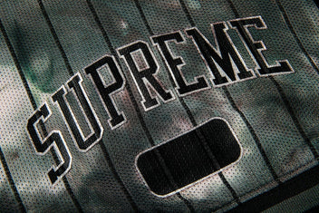 SUPREME SHORTS