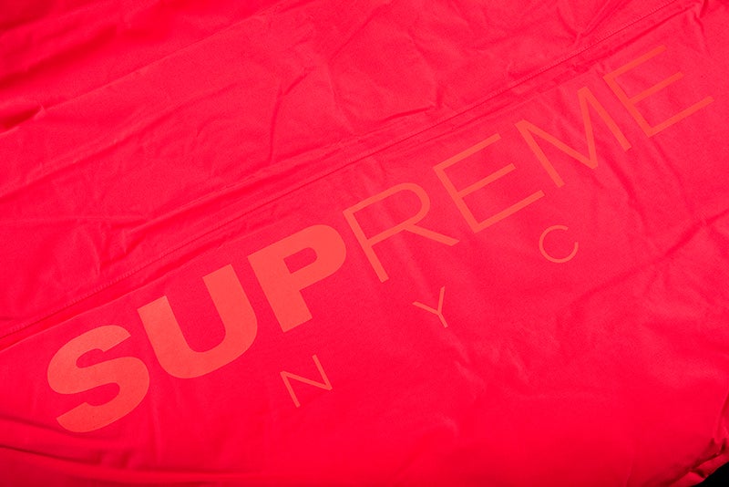 SUPREME GORE-TEX 700-FILL DOWN PARKA