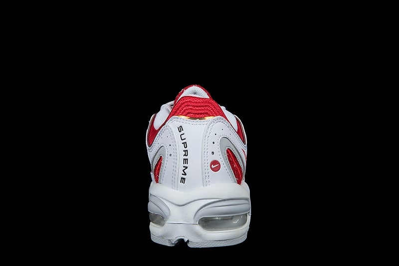 NIKE AIR MAX TAILWIND IV / SUPREME